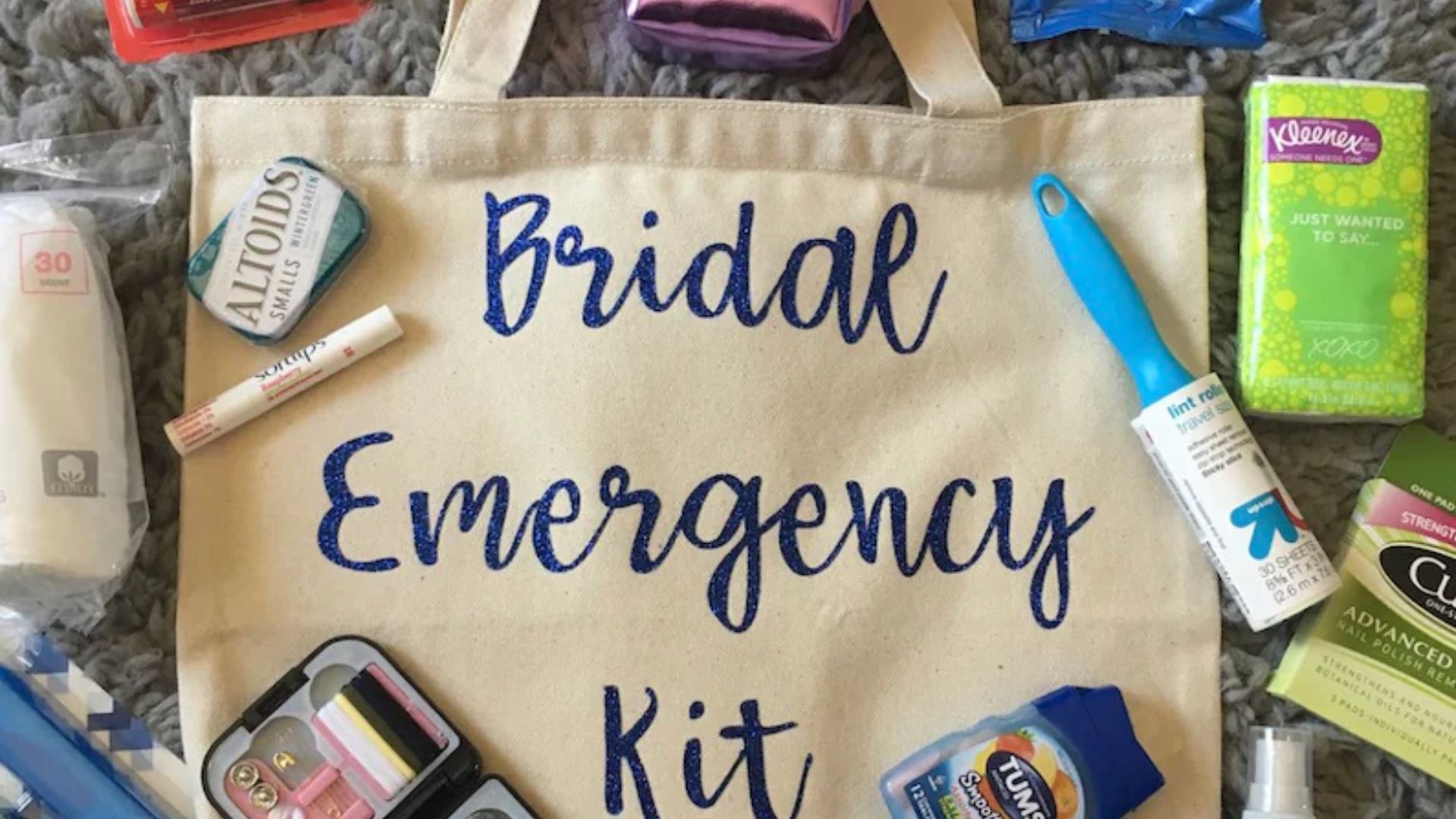 Things you should include in your wedding day emergency kit