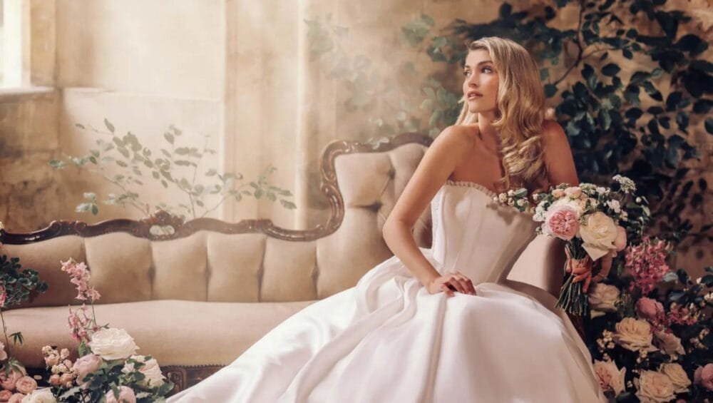 How to Sеlеct a Bridal Gown That Rеflеcts Your Pеrsonal Stylе